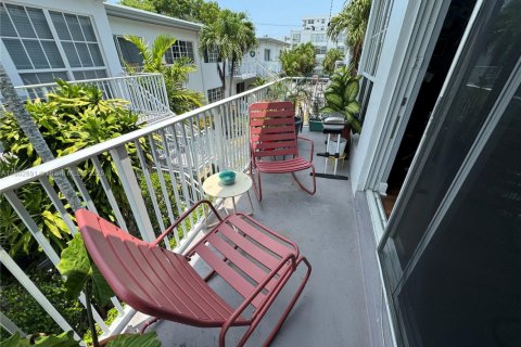 Condominio en venta en Bay Harbor Islands, Florida, 3 dormitorios, 121.61 m2 № 1993901 - foto 12