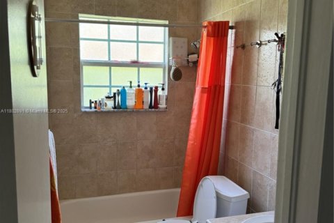 Condominio en venta en Bay Harbor Islands, Florida, 3 dormitorios, 121.61 m2 № 1993901 - foto 11