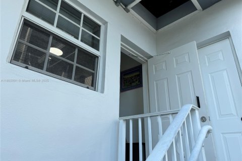 Condominio en venta en Bay Harbor Islands, Florida, 3 dormitorios, 121.61 m2 № 1993901 - foto 15