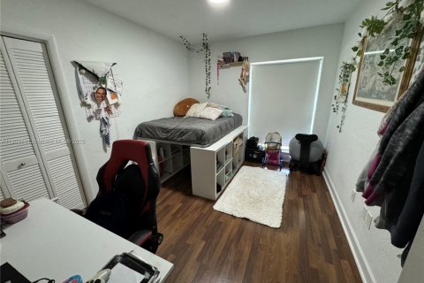 Condominio en venta en Bay Harbor Islands, Florida, 3 dormitorios, 121.61 m2 № 1993901 - foto 10