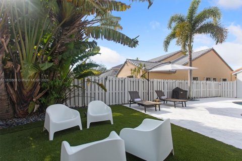 Casa en venta en Weston, Florida, 5 dormitorios, 241.92 m2 № 1790492 - foto 21