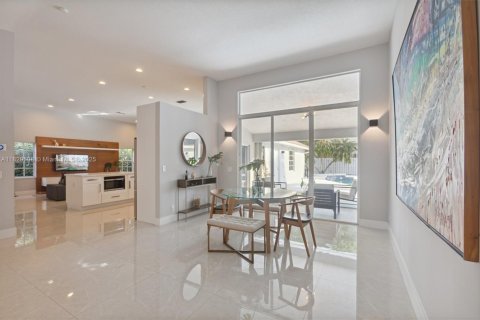 Casa en venta en Weston, Florida, 5 dormitorios, 241.92 m2 № 1790492 - foto 1