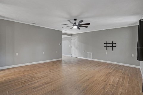 Villa ou maison à vendre à New Port Richey, Floride: 3 chambres, 178.37 m2 № 2129055 - photo 4