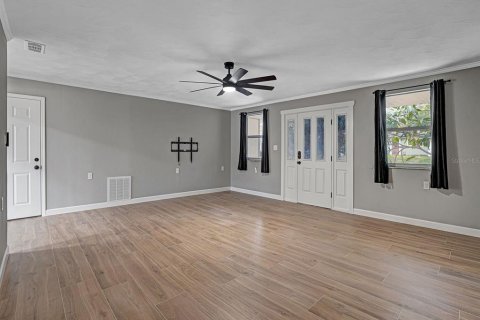 Villa ou maison à vendre à New Port Richey, Floride: 3 chambres, 178.37 m2 № 2129055 - photo 5