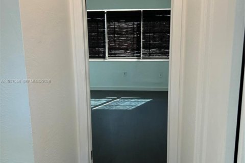 Apartamento en alquiler en Miami Beach, Florida, 1 dormitorio, 78.97 m2 № 1995163 - foto 19