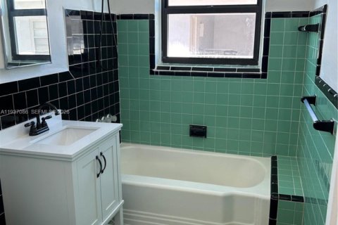 Apartamento en alquiler en Miami Beach, Florida, 1 dormitorio, 78.97 m2 № 1995163 - foto 16