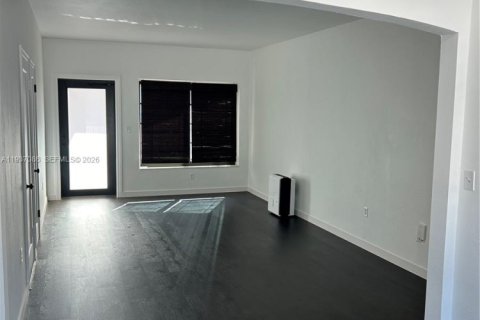 Apartamento en alquiler en Miami Beach, Florida, 1 dormitorio, 78.97 m2 № 1995163 - foto 4