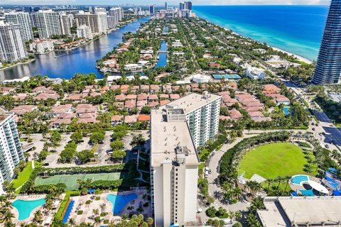 Condo in Sunny Isles Beach, Florida, 1 bedroom  № 2316059 - photo 8