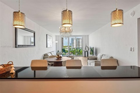 Condo in Sunny Isles Beach, Florida, 1 bedroom  № 2316059 - photo 25