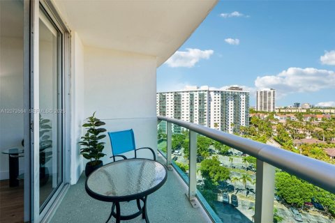 Condo in Sunny Isles Beach, Florida, 1 bedroom  № 2316059 - photo 18