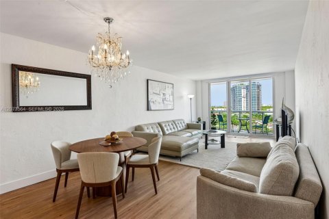 Condo in Sunny Isles Beach, Florida, 1 bedroom  № 2316059 - photo 22