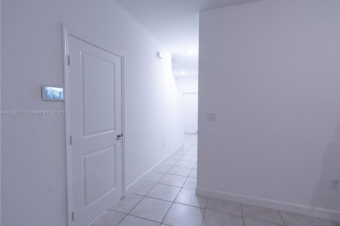 Townhouse in Florida City, Florida 3 bedrooms, 131.74 sq.m. № 1860317 - photo 6