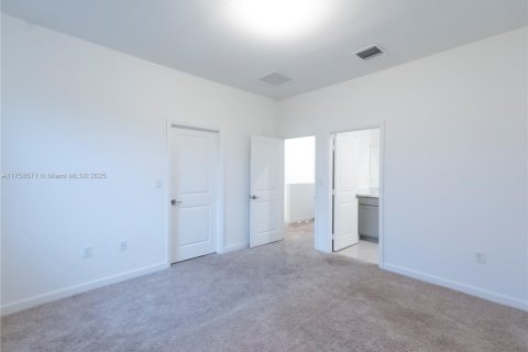 Townhouse in Florida City, Florida 3 bedrooms, 131.74 sq.m. № 1860317 - photo 13