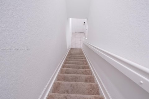 Townhouse in Florida City, Florida 3 bedrooms, 131.74 sq.m. № 1860317 - photo 11
