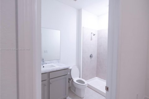 Townhouse in Florida City, Florida 3 bedrooms, 131.74 sq.m. № 1860317 - photo 14