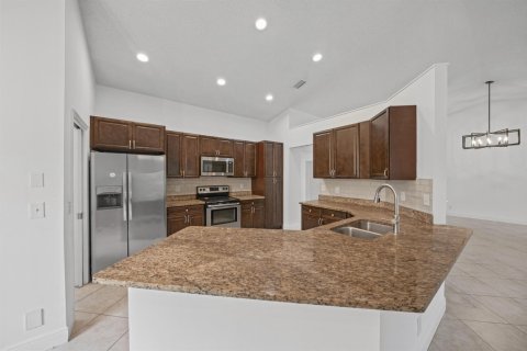 House in Wellington, Florida 4 bedrooms, 212.19 sq.m. № 2394828 - photo 4