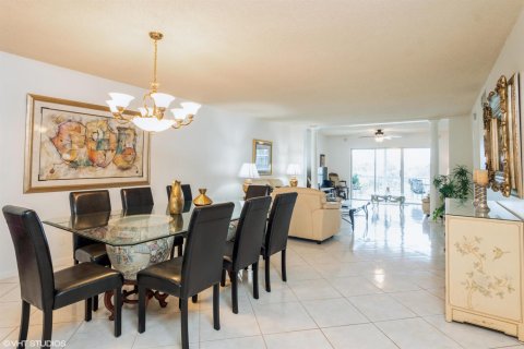 Condo in Atlantis, Florida, 3 bedrooms  № 2241805 - photo 11