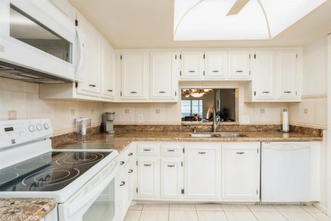 Condo in Atlantis, Florida, 3 bedrooms  № 2241805 - photo 3