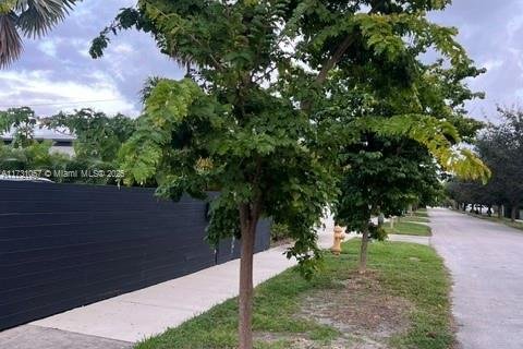 Casa en alquiler en Miami Beach, Florida, 1 dormitorio, 192.96 m2 № 1958630 - foto 3