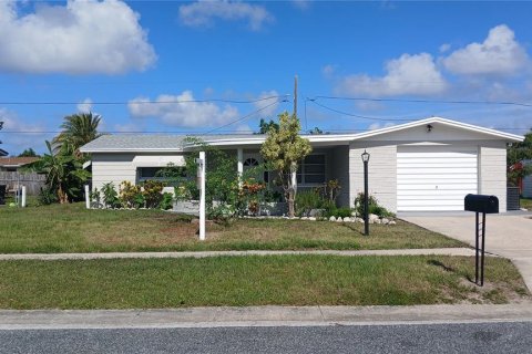 Villa ou maison à Holiday, Floride 2 chambres, 104.05 m2 № 2201087