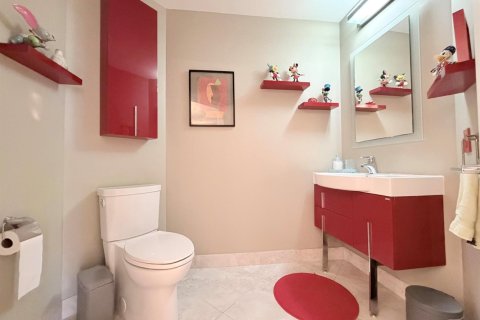 Condo in Hutchinson Island South, Florida, 3 bedrooms № 2185479 - photo 25