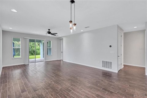 House in HARMONY AT LAKEWOOD RANCH in Bradenton, Florida 4 bedrooms, 229.75 sq.m. № 1904791 - photo 13