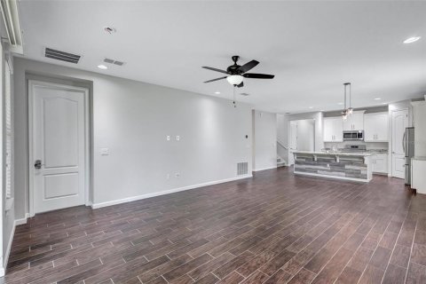 House in HARMONY AT LAKEWOOD RANCH in Bradenton, Florida 4 bedrooms, 229.75 sq.m. № 1904791 - photo 14