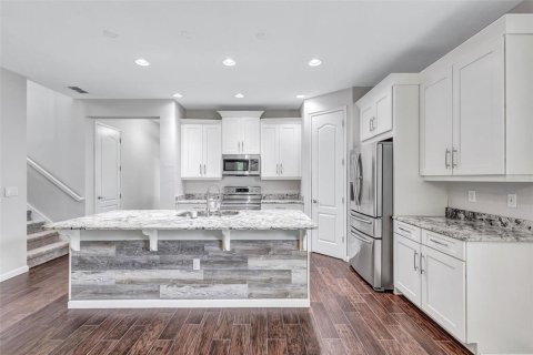 House in HARMONY AT LAKEWOOD RANCH in Bradenton, Florida 4 bedrooms, 229.75 sq.m. № 1904791 - photo 8