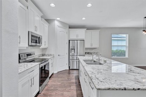 House in HARMONY AT LAKEWOOD RANCH in Bradenton, Florida 4 bedrooms, 229.75 sq.m. № 1904791 - photo 10