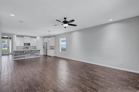 House in HARMONY AT LAKEWOOD RANCH in Bradenton, Florida 4 bedrooms, 229.75 sq.m. № 1904791 - photo 15