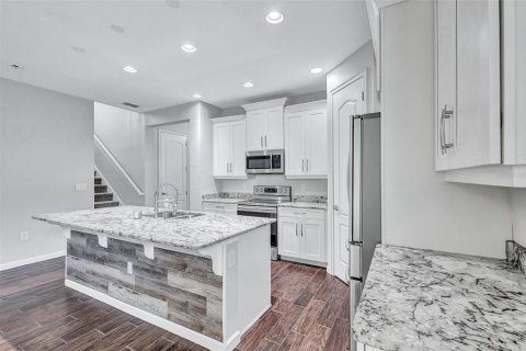 House in HARMONY AT LAKEWOOD RANCH in Bradenton, Florida 4 bedrooms, 229.75 sq.m. № 1904791 - photo 9