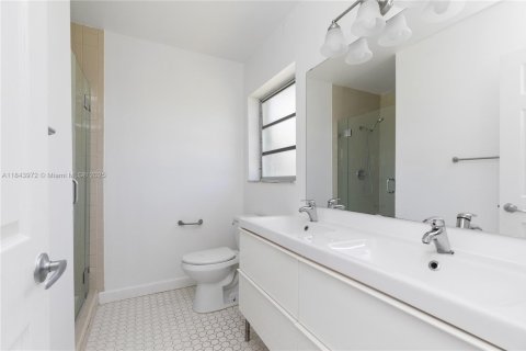 House in Palmetto Bay, Florida 4 bedrooms, 165.92 sq.m. № 1839550 - photo 25