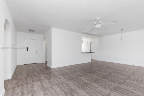 House in Palmetto Bay, Florida 4 bedrooms, 165.92 sq.m. № 1839550 - photo 14