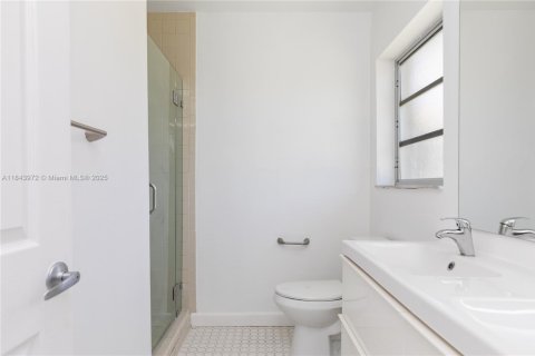 House in Palmetto Bay, Florida 4 bedrooms, 165.92 sq.m. № 1839550 - photo 26