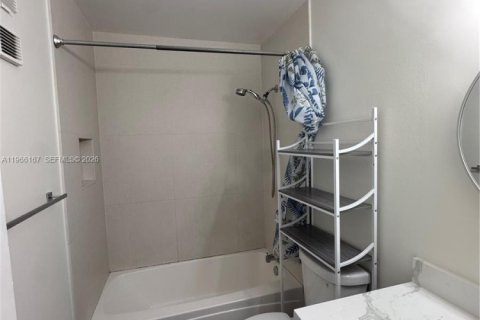 Copropriété à louer à Sunrise, Floride: 3 chambres, 107.77 m2 № 2027930 - photo 8