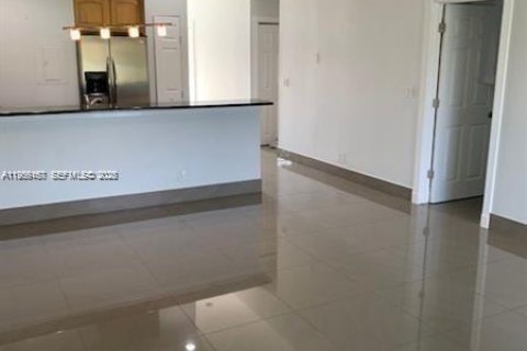 Copropriété à louer à Sunrise, Floride: 3 chambres, 107.77 m2 № 2027930 - photo 4