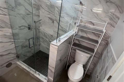 Copropriété à louer à Sunrise, Floride: 3 chambres, 107.77 m2 № 2027930 - photo 7