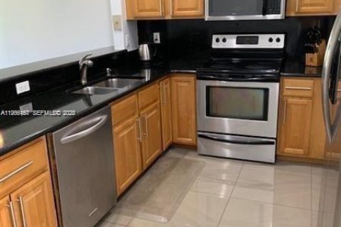 Copropriété à louer à Sunrise, Floride: 3 chambres, 107.77 m2 № 2027930 - photo 10