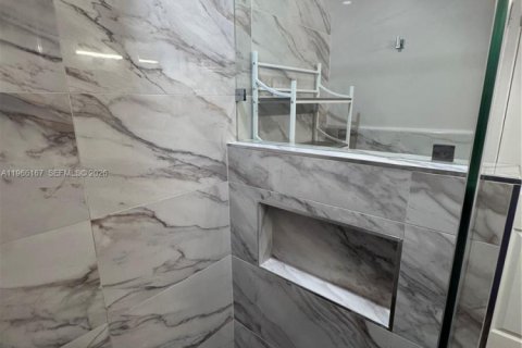 Copropriété à louer à Sunrise, Floride: 3 chambres, 107.77 m2 № 2027930 - photo 6