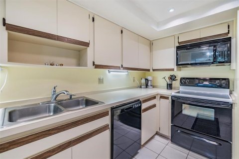 Touwnhouse à vendre à Palm Harbor, Floride: 3 chambres, 156.54 m2 № 1655109 - photo 11