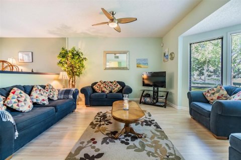 Touwnhouse à vendre à Palm Harbor, Floride: 3 chambres, 156.54 m2 № 1655109 - photo 6