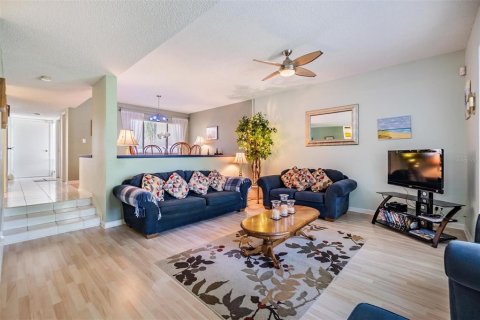 Touwnhouse à vendre à Palm Harbor, Floride: 3 chambres, 156.54 m2 № 1655109 - photo 3