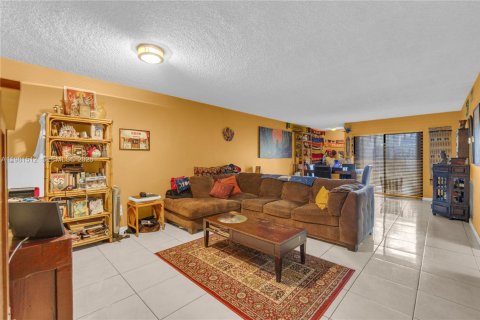 Купить кондоминиум в Майами, Флорида 2 спальни, 124.49м2, № 2049181 - фото 13