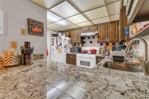 Купить кондоминиум в Майами, Флорида 2 спальни, 124.49м2, № 2049181 - фото 6