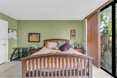 Купить кондоминиум в Майами, Флорида 2 спальни, 124.49м2, № 2049181 - фото 10