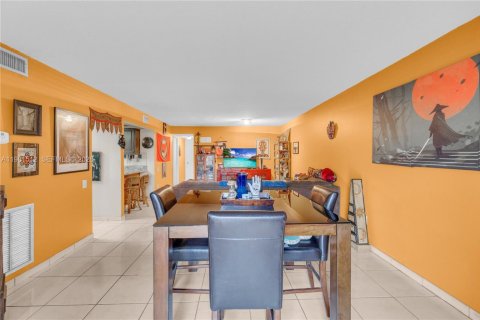 Купить кондоминиум в Майами, Флорида 2 спальни, 124.49м2, № 2049181 - фото 16