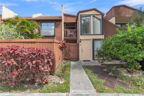 Кондоминиум с 2 спальнями в Майами, Флорида № 2049181