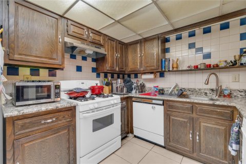 Купить кондоминиум в Майами, Флорида 2 спальни, 124.49м2, № 2049181 - фото 7