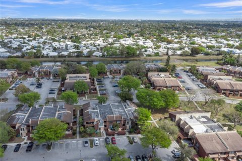 Купить кондоминиум в Майами, Флорида 2 спальни, 124.49м2, № 2049181 - фото 21