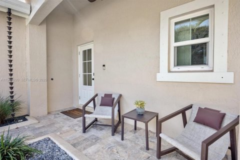 Casa en venta en Homestead, Florida, 3 dormitorios, 174.1 m2 № 2027161 - foto 4